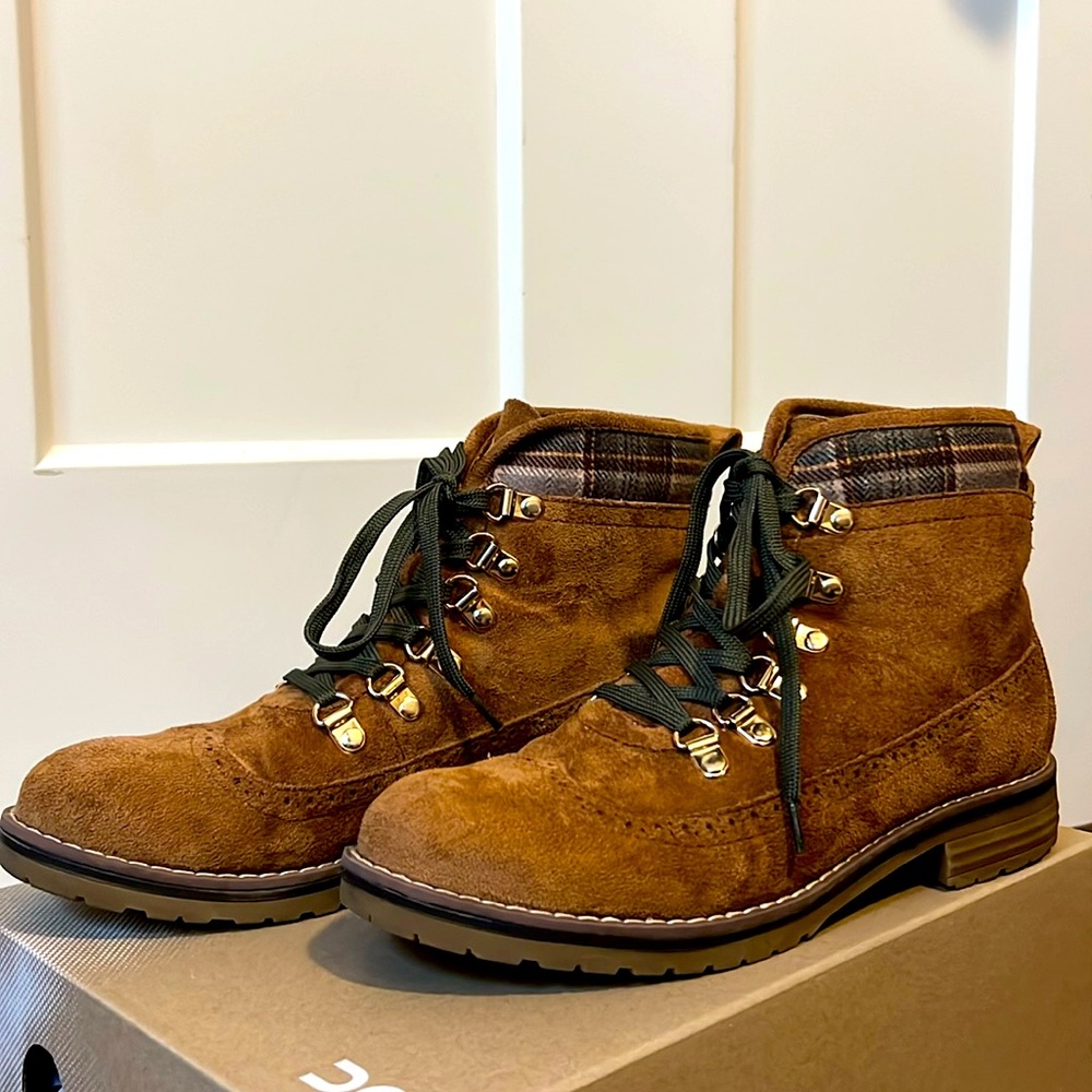 Tommy Hilfiger Tannish Brown and Green Ankle Booties